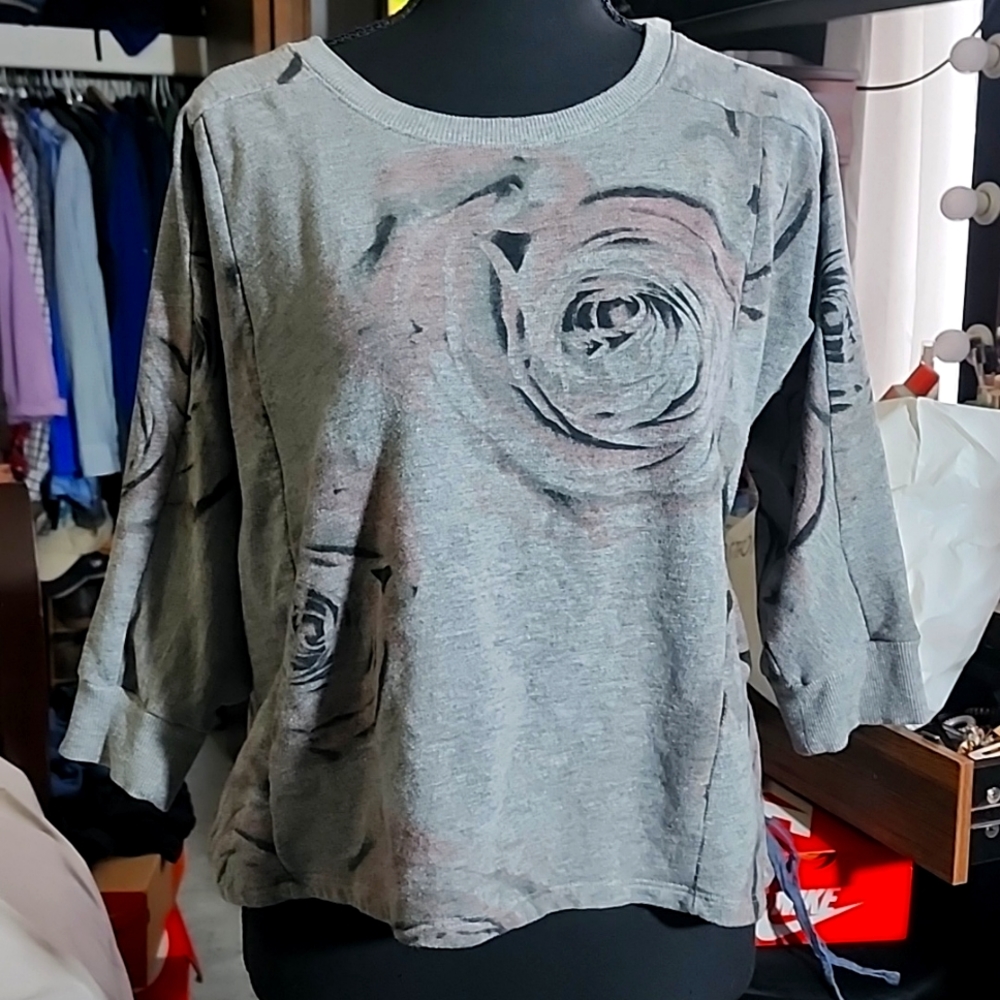 Apt 9 mid length sweater grey with pink flowers crop cut size medium